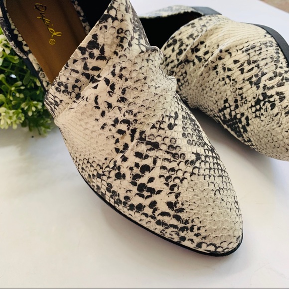 Open shank tuxedo stone snake print ballerina - Picture 2 of 7